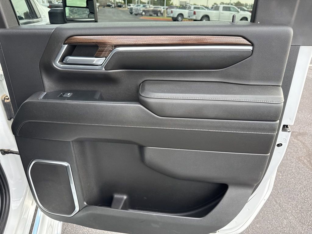 Used 2024 Chevrolet Silverado 2500 LT image 22