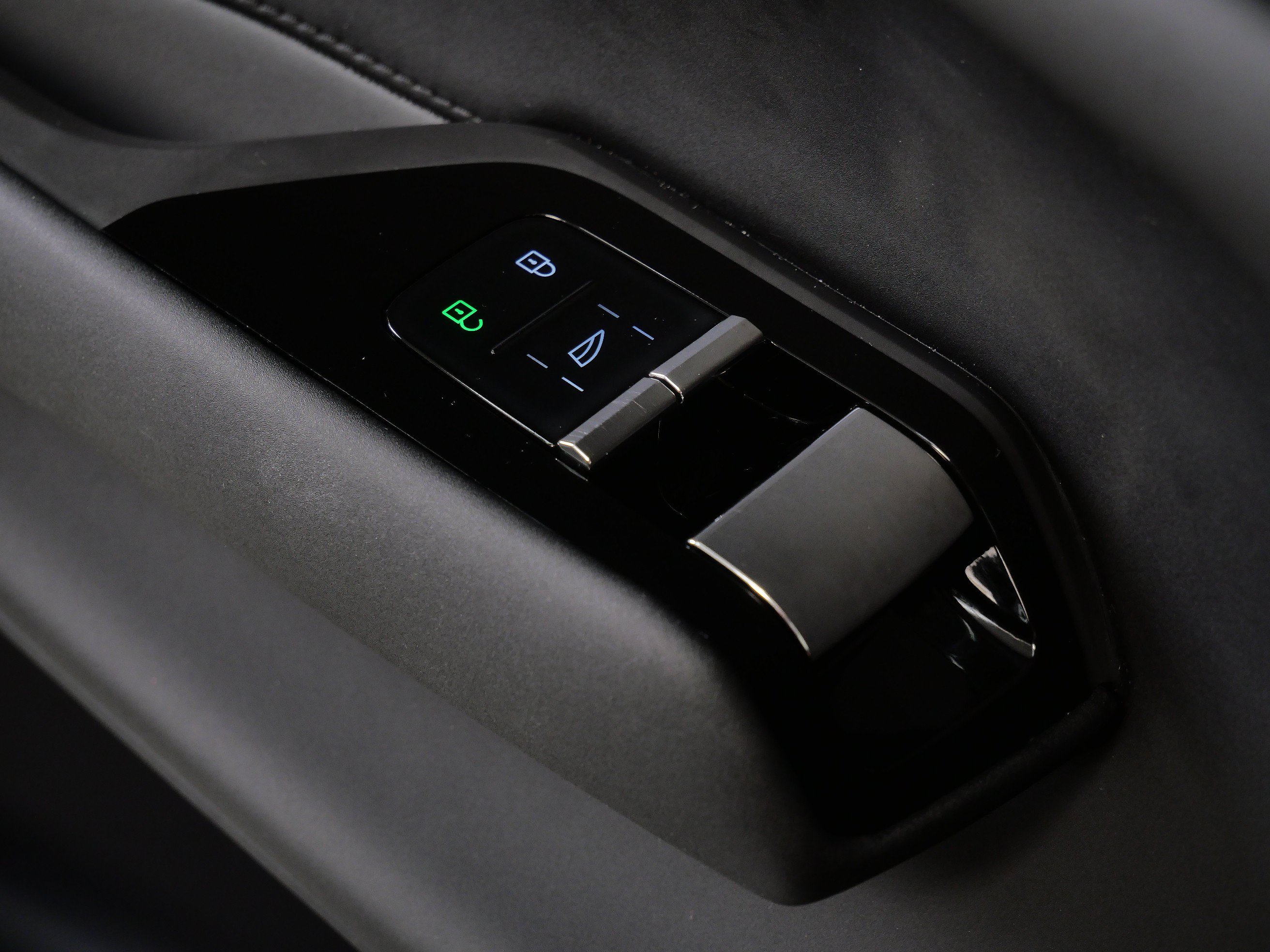 Used 2025 Volvo EX90 Plus AWD/4WD image 30