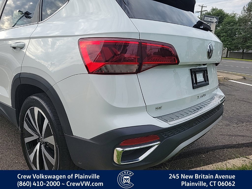 Certified 2023 Volkswagen Taos SE w/ Panoramic Sunroof Package AWD/4WD image 27
