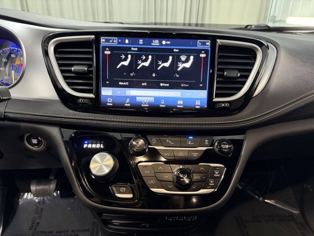 Used 2021 Chrysler Pacifica Touring-L w/ Uconnect Theater Family Group image 15