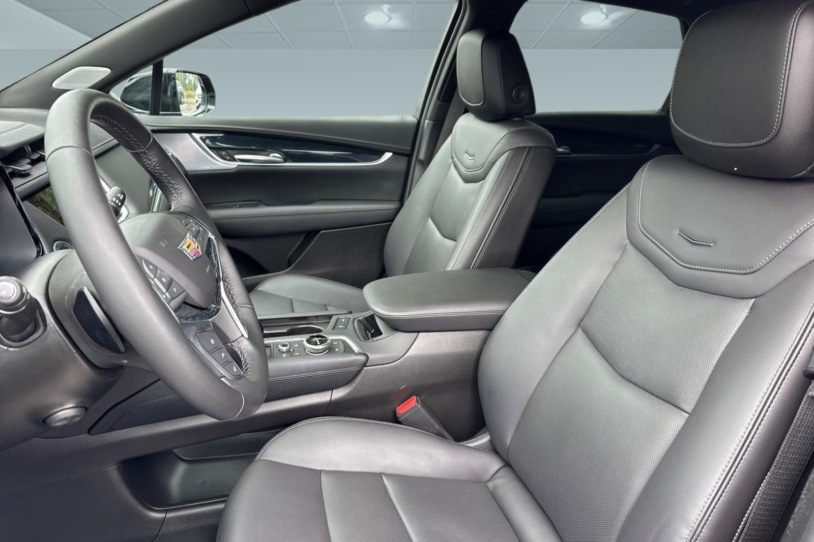Used 2024 Cadillac XT5 Premium Luxury FWD image 5