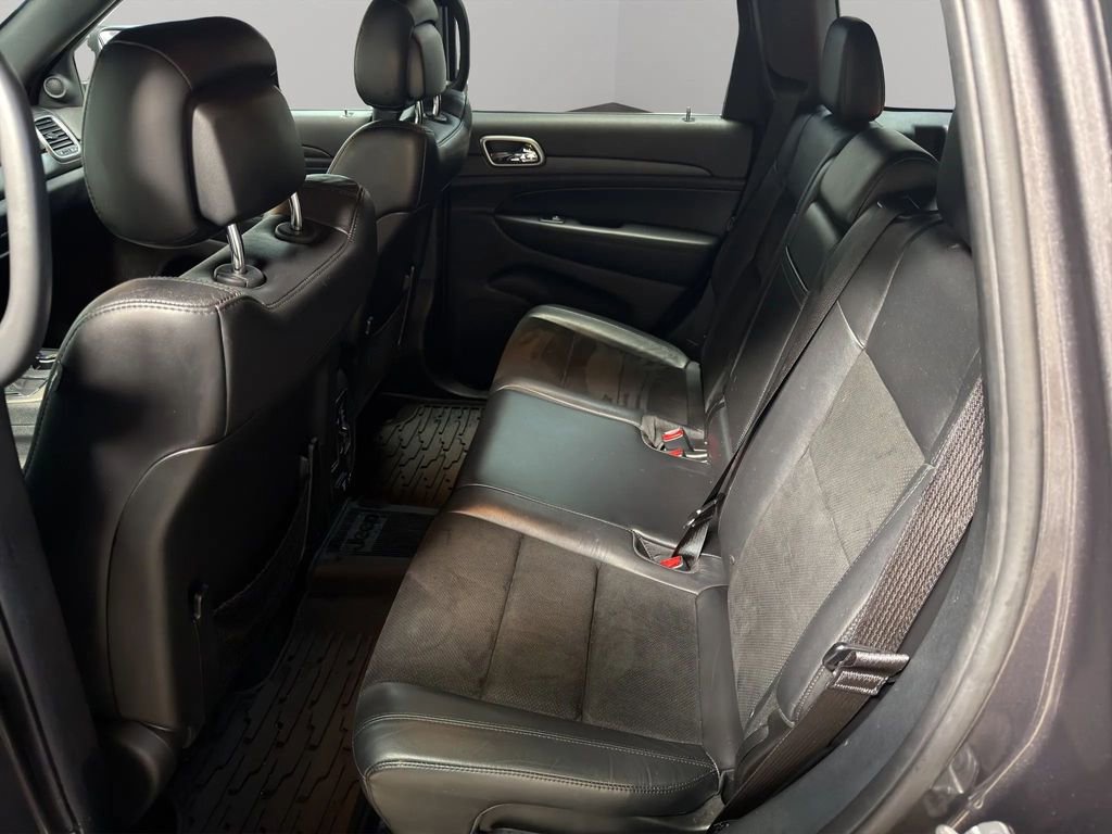 Used 2017 Jeep Grand Cherokee Altitude image 16