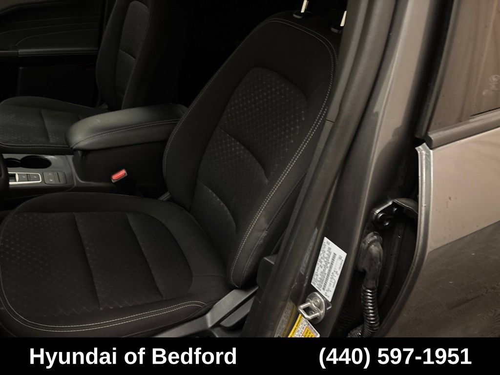 Used 2025 Ford Escape Active AWD/4WD image 12