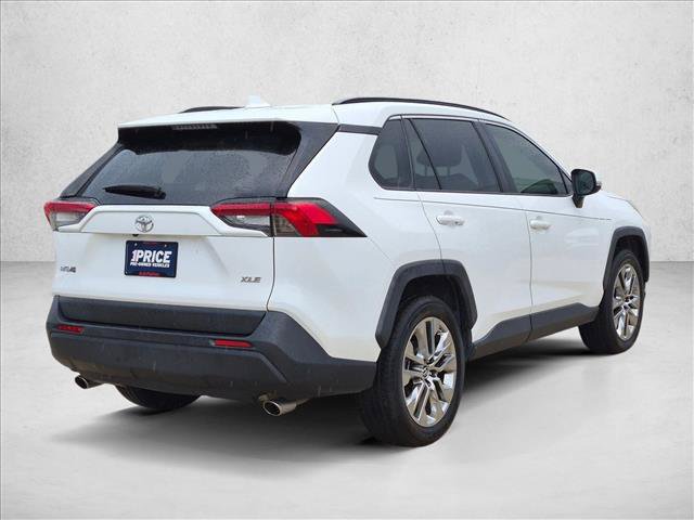 Used 2019 Toyota RAV4 XLE Premium w/ Cold Weather Package FWD image 5