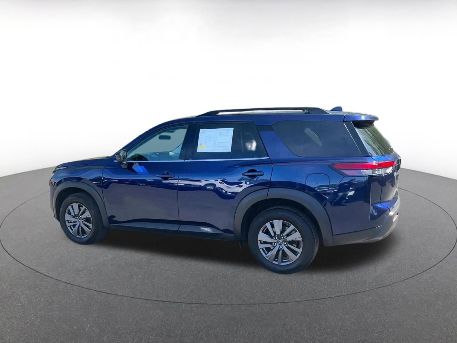 Used 2025 Nissan Pathfinder SV AWD/4WD image 10