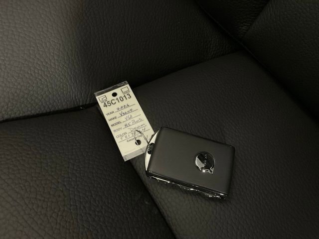 New 2026 Volvo V60 B5 Cross Country Plus w/ Protection Package Premier image 41