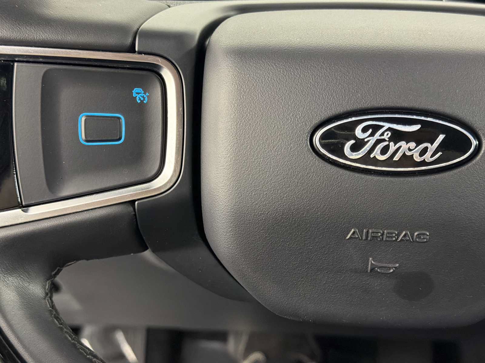 Used 2025 Ford Expedition Tremor AWD/4WD image 32