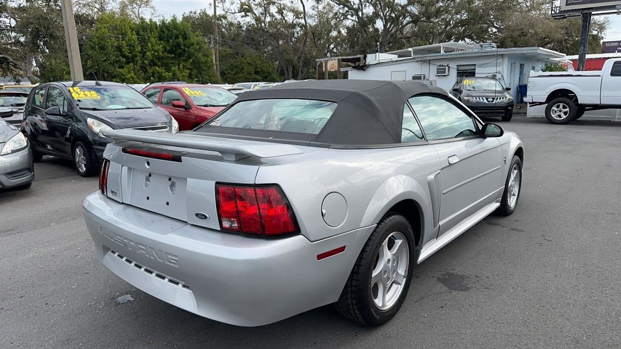 Used 2003 Ford Mustang Convertible image 29