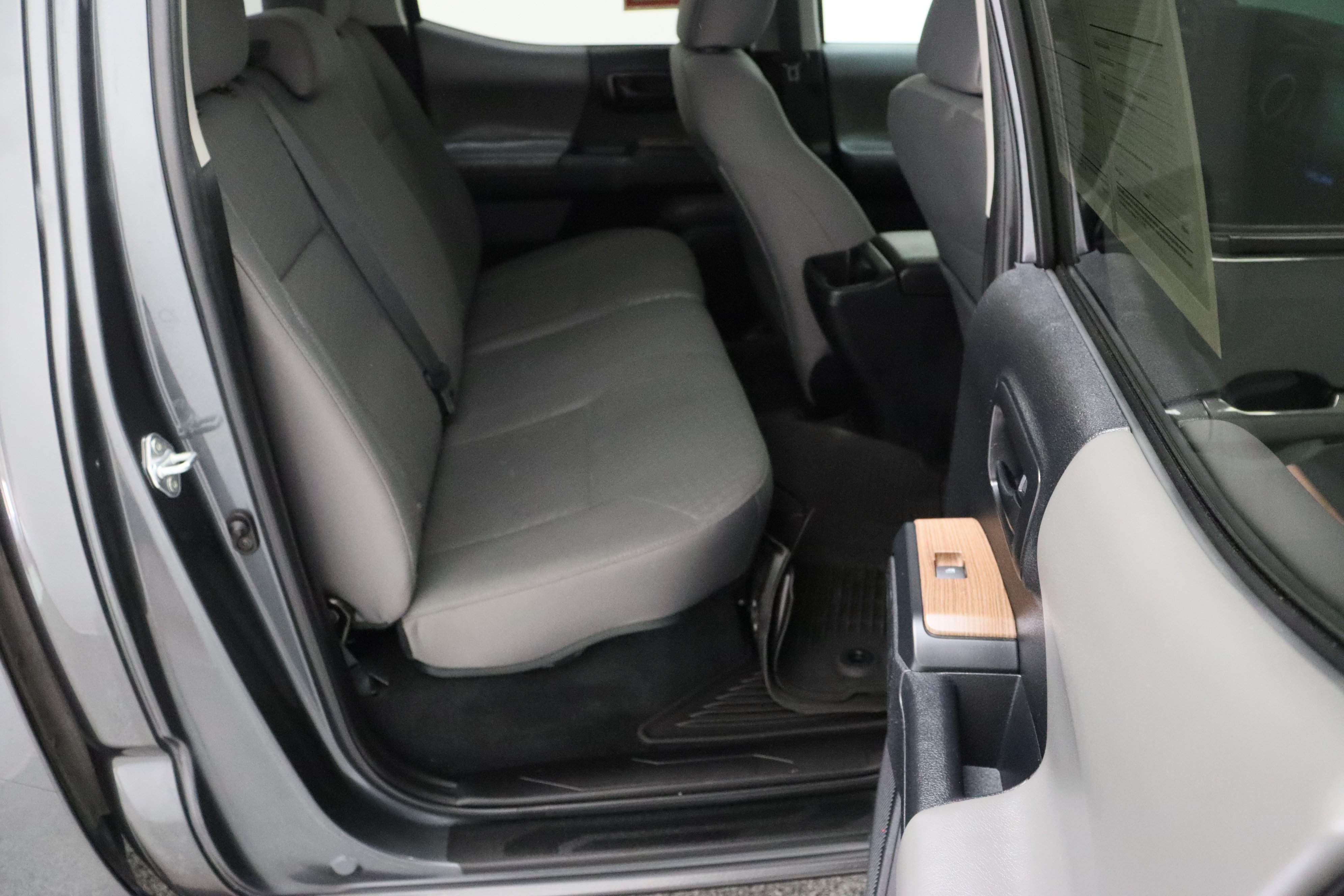 Certified 2023 Toyota Tacoma SR AWD/4WD image 31