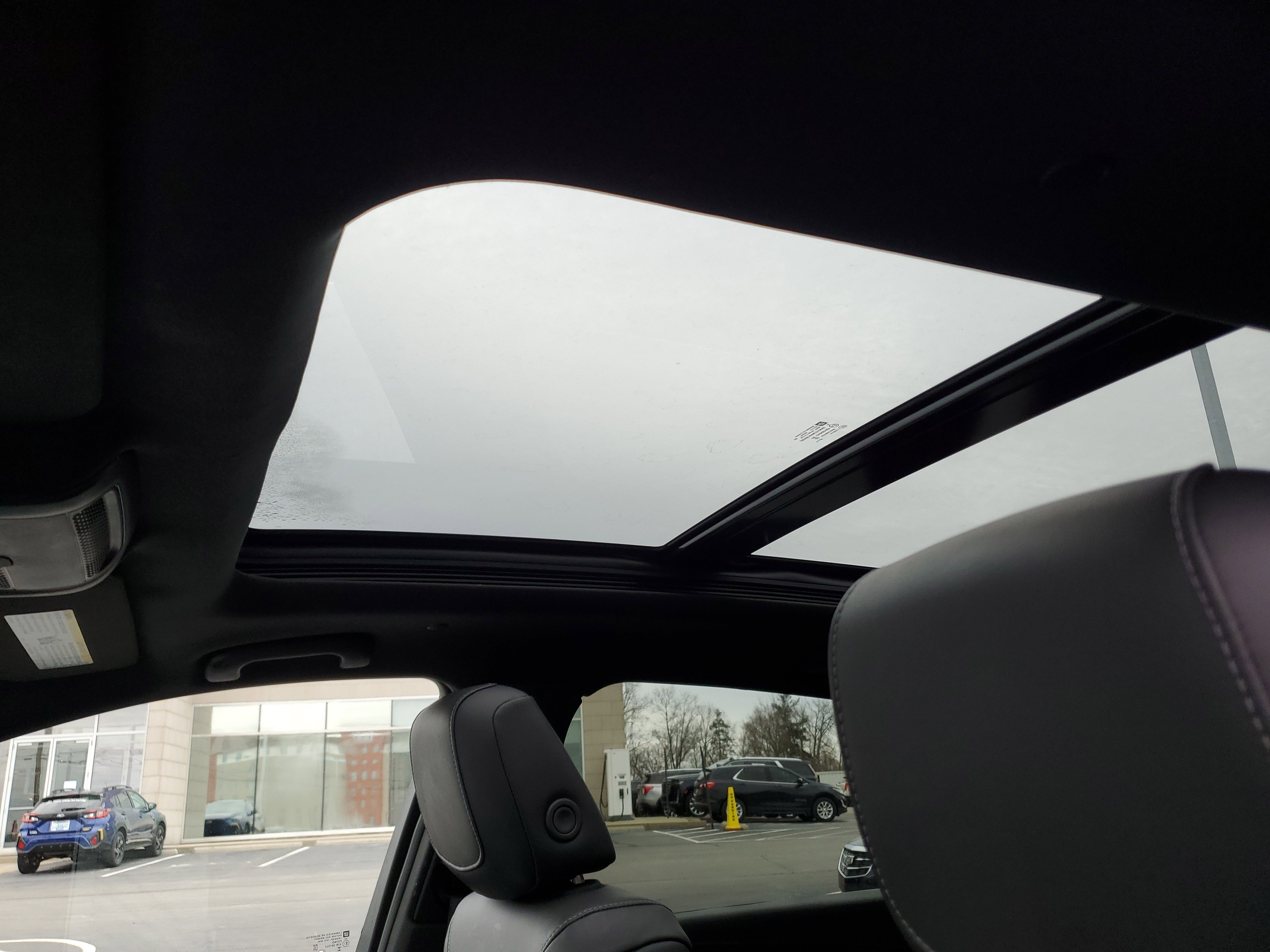 Used 2025 Cadillac XT5 Premium Luxury image 15