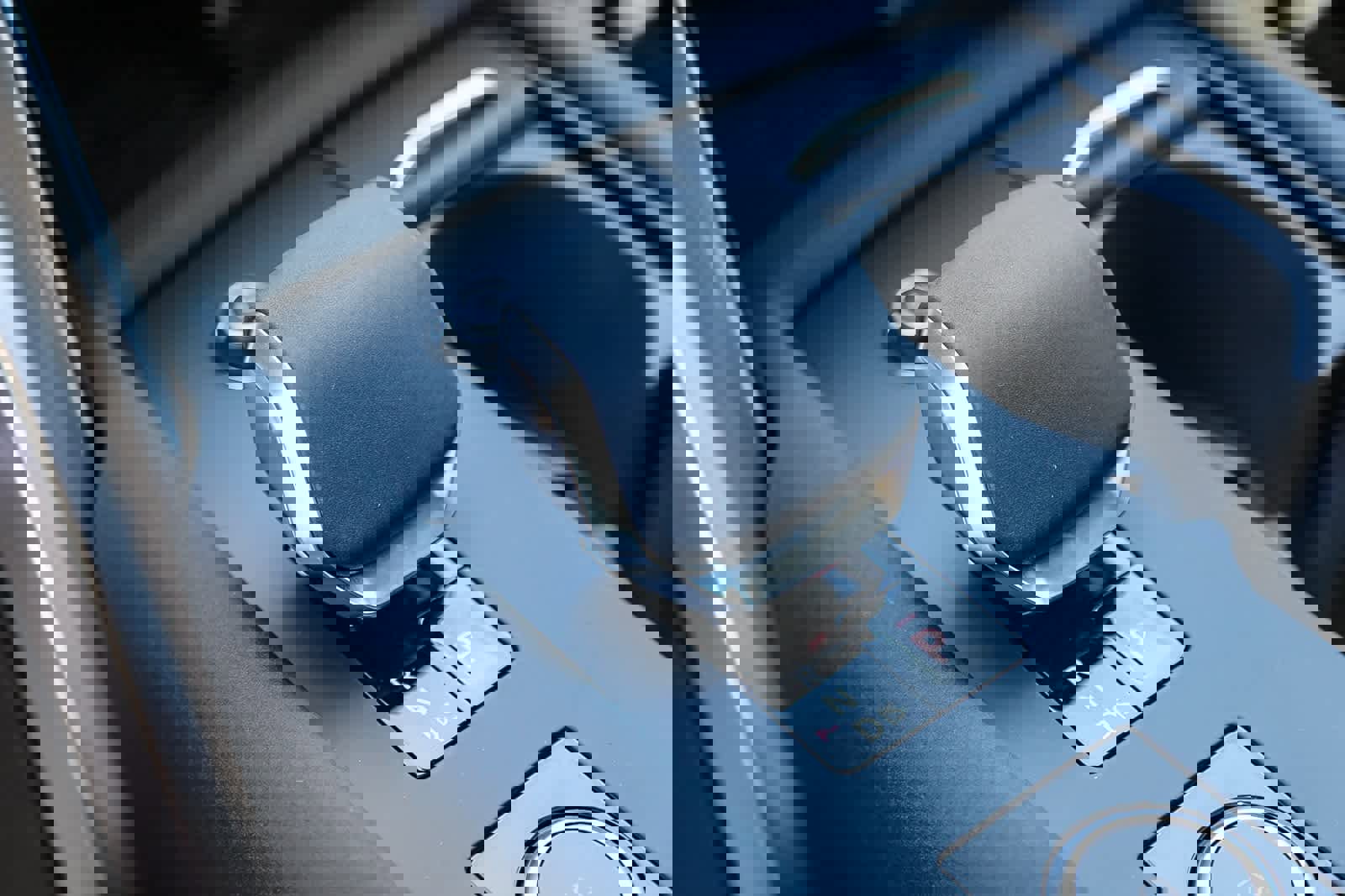 New 2025 Land Rover Discovery Dynamic SE image 19