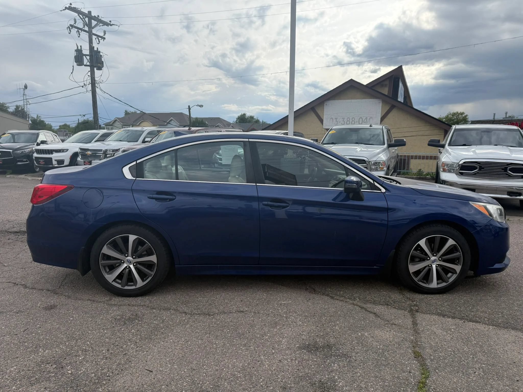 Used 2017 Subaru Legacy 2.5i Limited AWD/4WD image 9