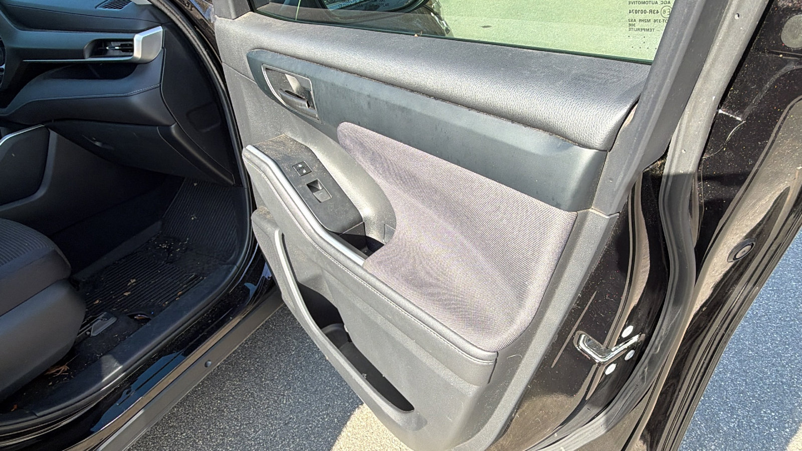 Used 2020 Toyota Highlander LE image 18