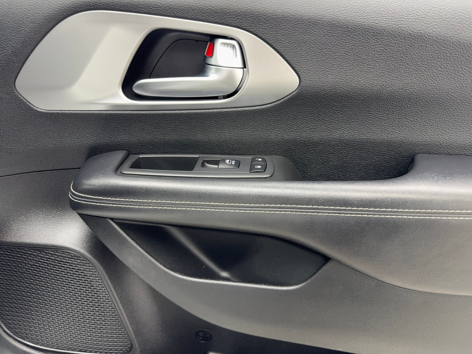Used 2019 Chrysler Pacifica Touring-L Plus w/ S Appearance Package FWD image 44