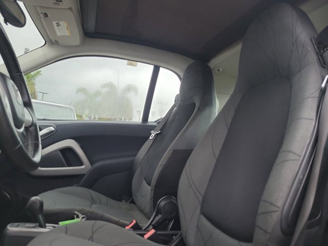 Used 2016 smart fortwo passion image 10