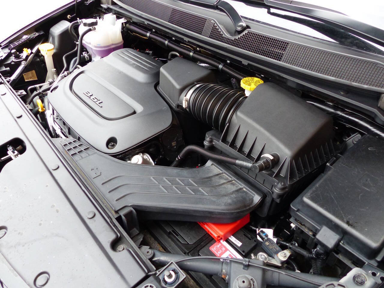 Used 2025 Chrysler Pacifica Select FWD image 15