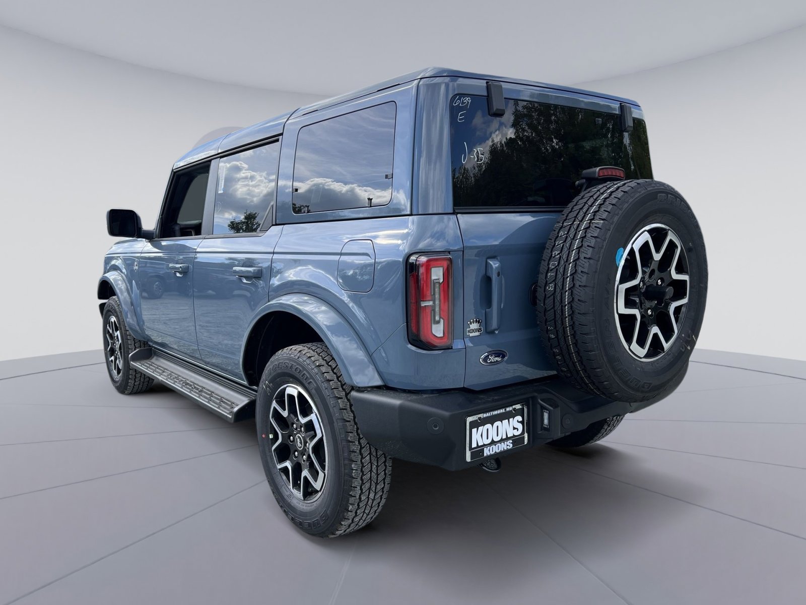 New 2025 Ford Bronco Outer Banks image 4