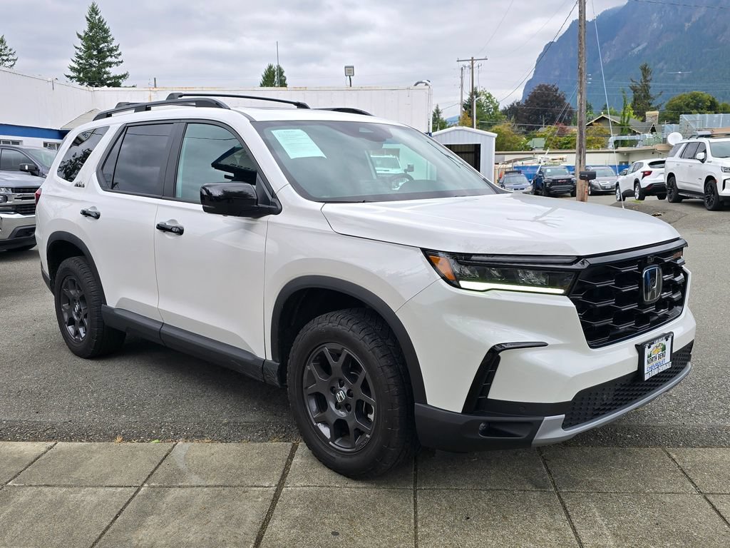 Used 2023 Honda Pilot TrailSport image 4