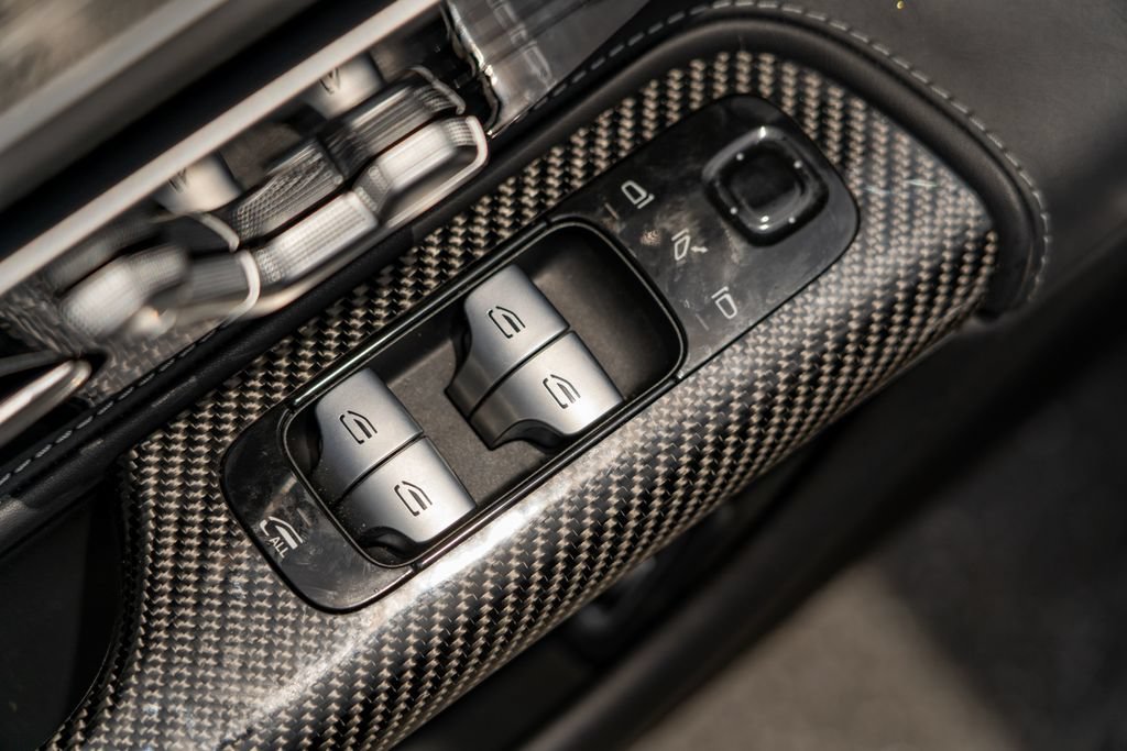 Used 2023 Mercedes-Benz SL 63 AMG 4MATIC w/ Driver Assistance Package image 15