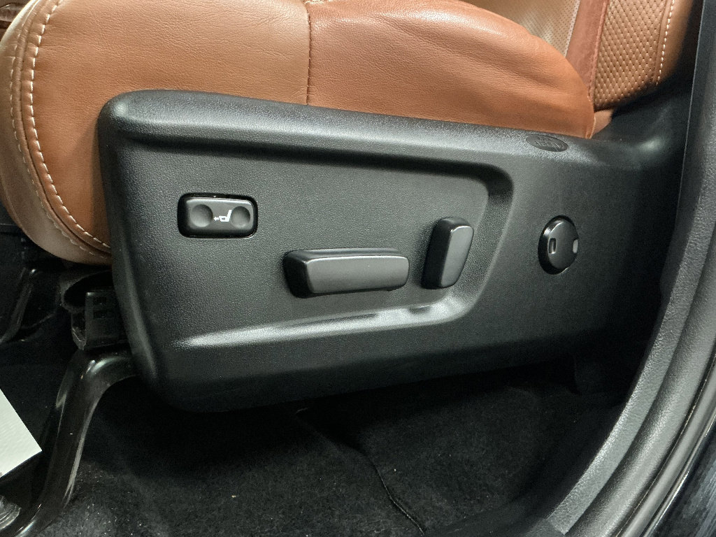 Used 2021 Toyota Tundra 1794 Edition AWD/4WD image 15