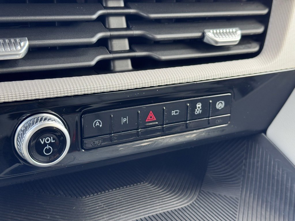 Used 2025 Ford Explorer Active w/ Active Comfort Package image 24