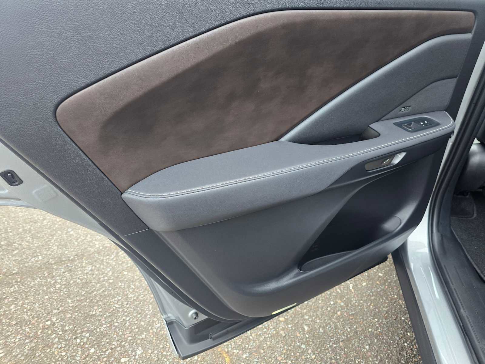 New 2026 Lexus TX 550h AWD Plug-In Hybrid image 19