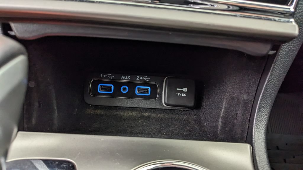 Used 2019 Jeep Grand Cherokee Altitude AWD/4WD image 28