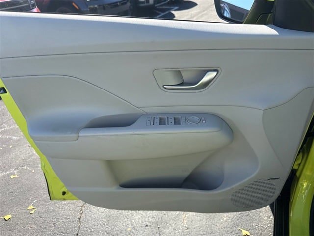 Used 2024 Hyundai Kona Limited image 13