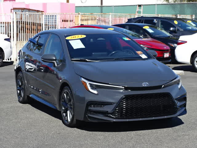 Used 2023 Toyota Corolla SE FWD image 2