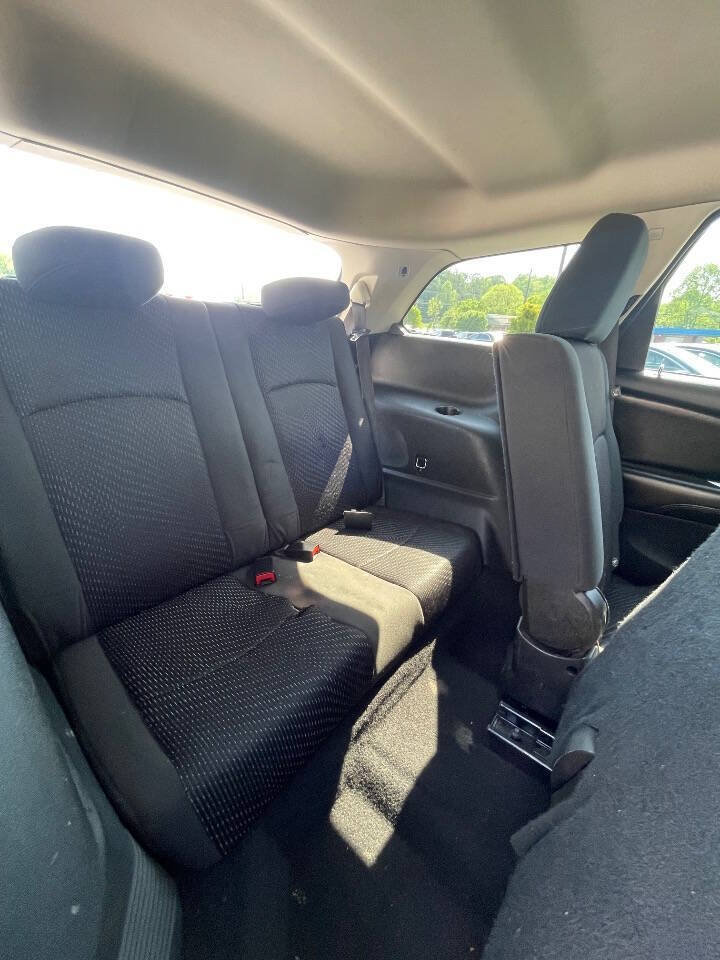 Used 2018 Dodge Journey SE w/ Blacktop Package FWD image 18