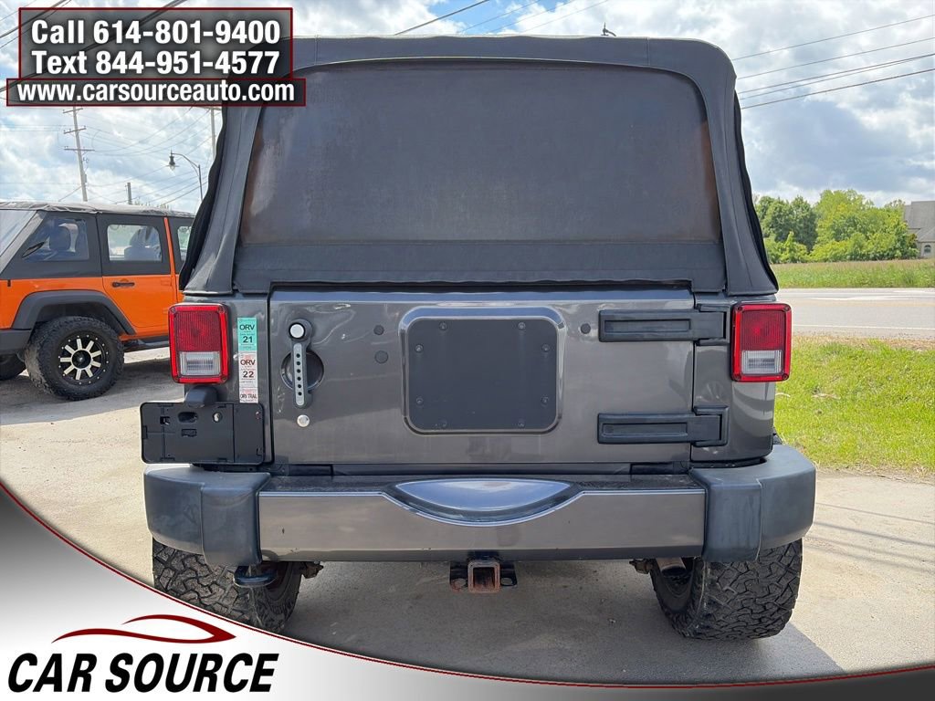 Used 2017 Jeep Wrangler Unlimited Sahara w/ Connectivity Group AWD/4WD image 6