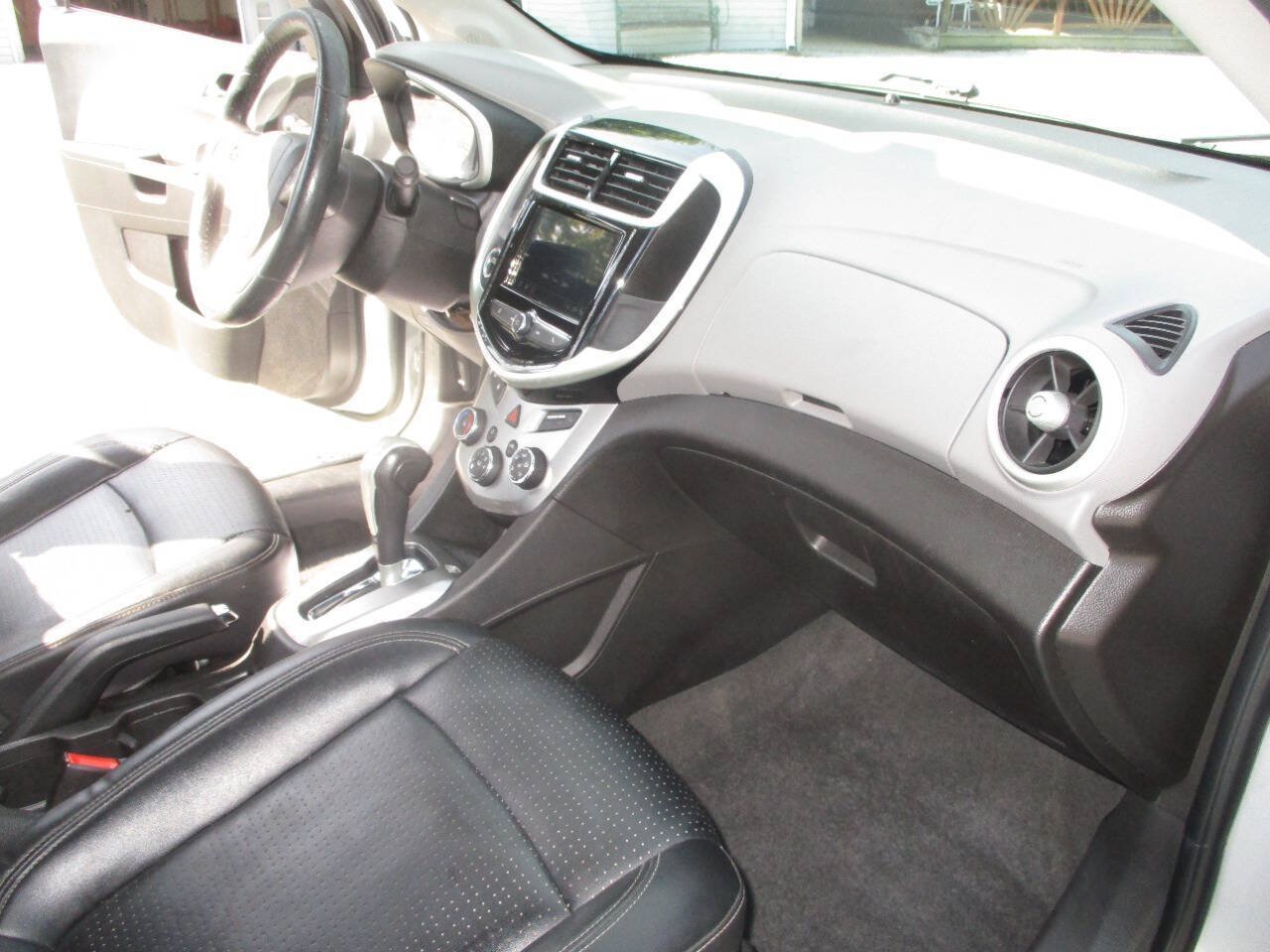 Used 2018 Chevrolet Sonic Premier FWD image 22