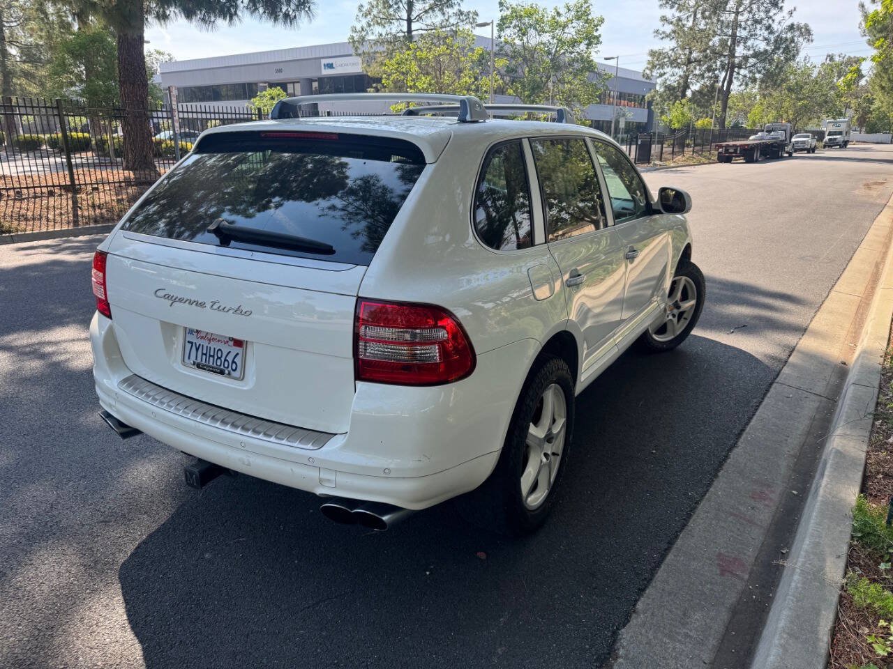 Used 2005 Porsche Cayenne Turbo AWD/4WD image 4