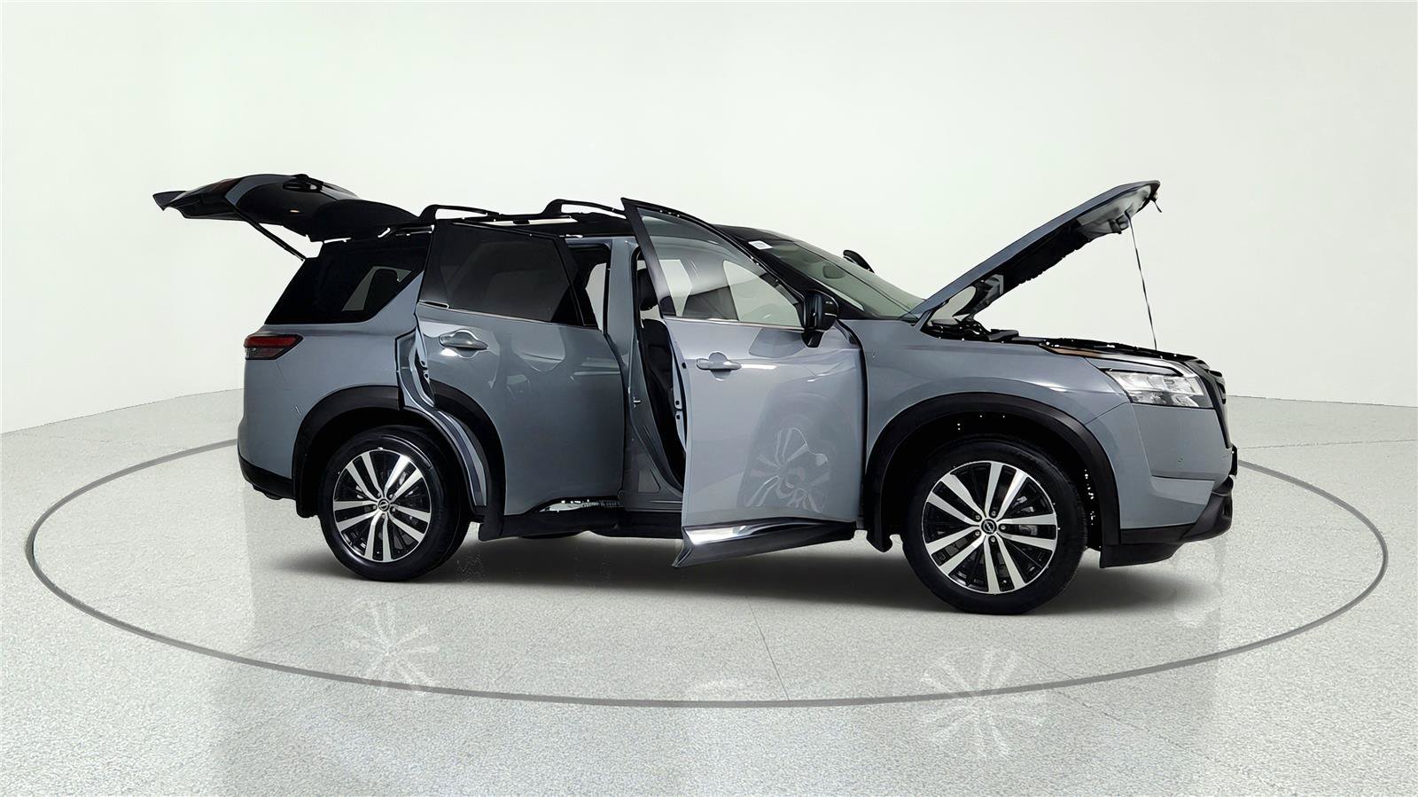 Used 2024 Nissan Pathfinder Platinum w/ Black Appearance Package AWD/4WD image 15