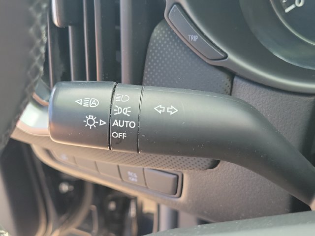 Used 2025 MAZDA CX-50 AWD 2.5 S w/ Preferred Package image 11