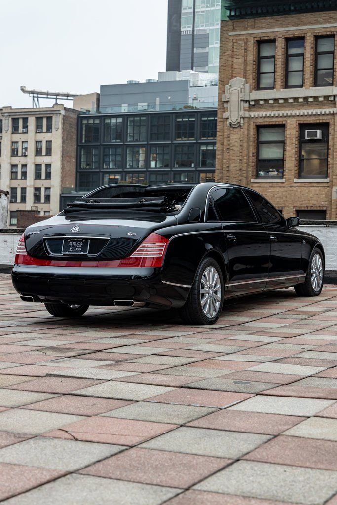 Used 2009 Maybach 62 S RWD image 47