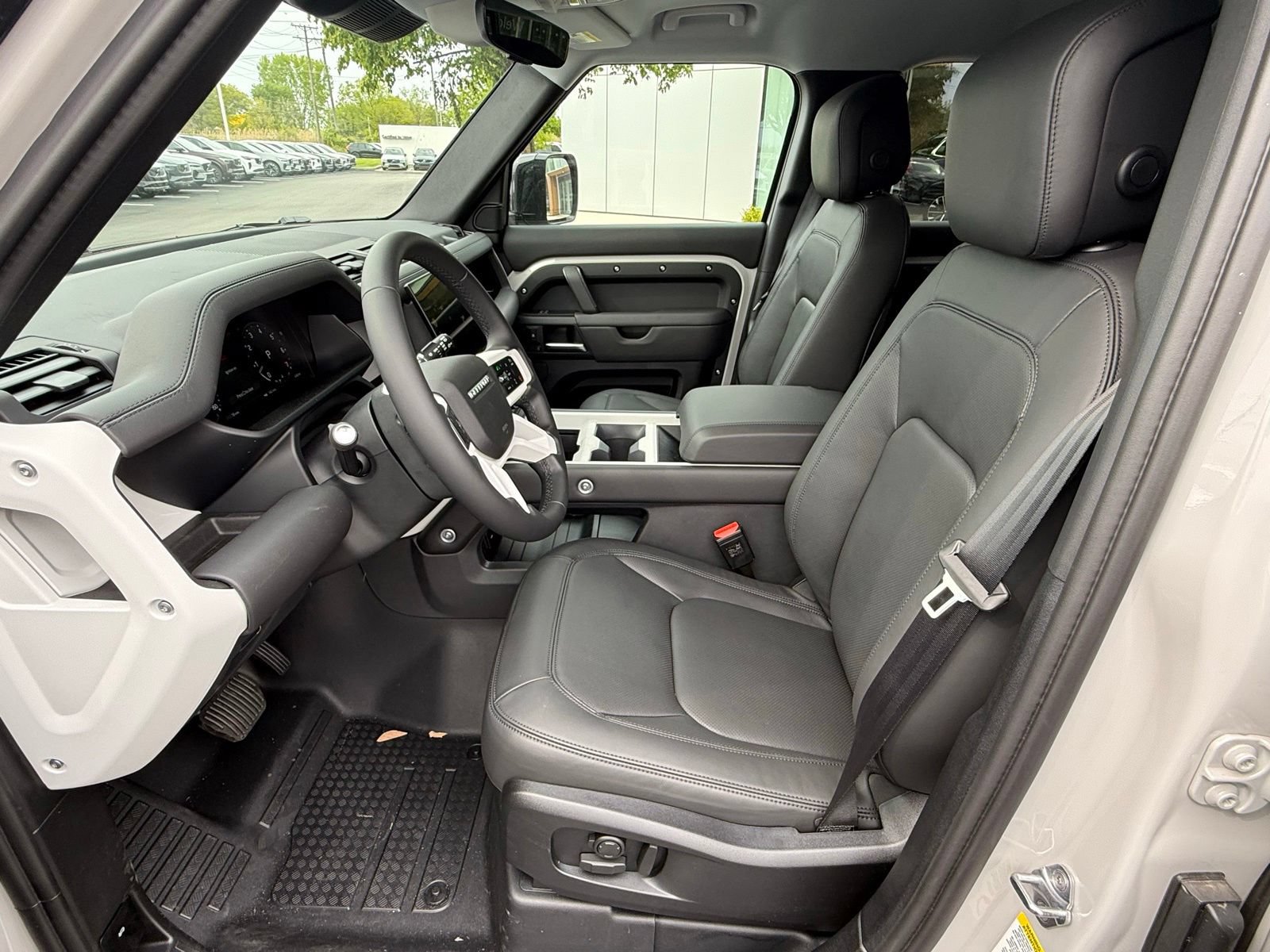 New 2026 Land Rover Defender 110 X-Dynamic SE AWD/4WD image 12