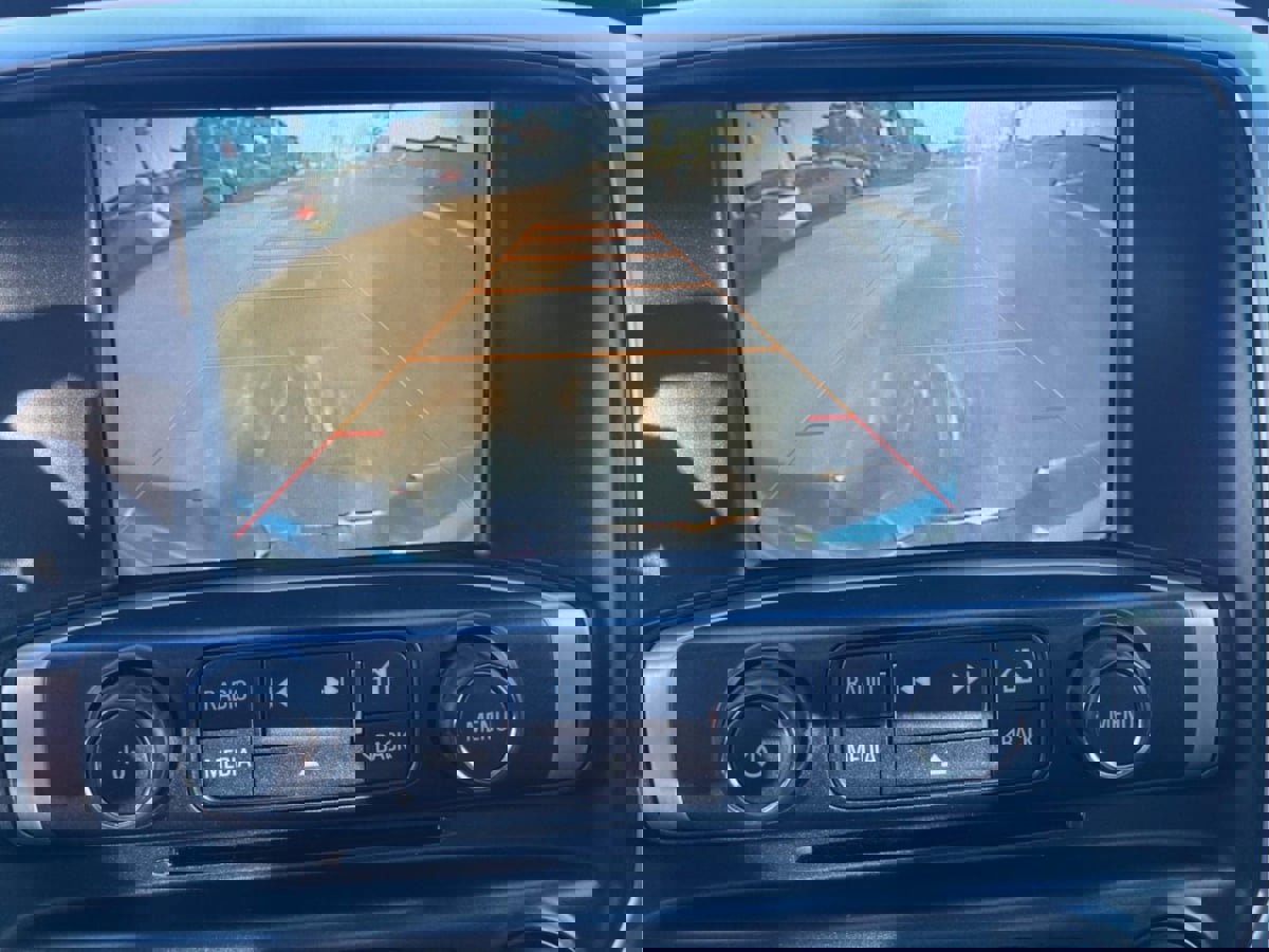 Used 2015 GMC Sierra 1500 SLE image 17