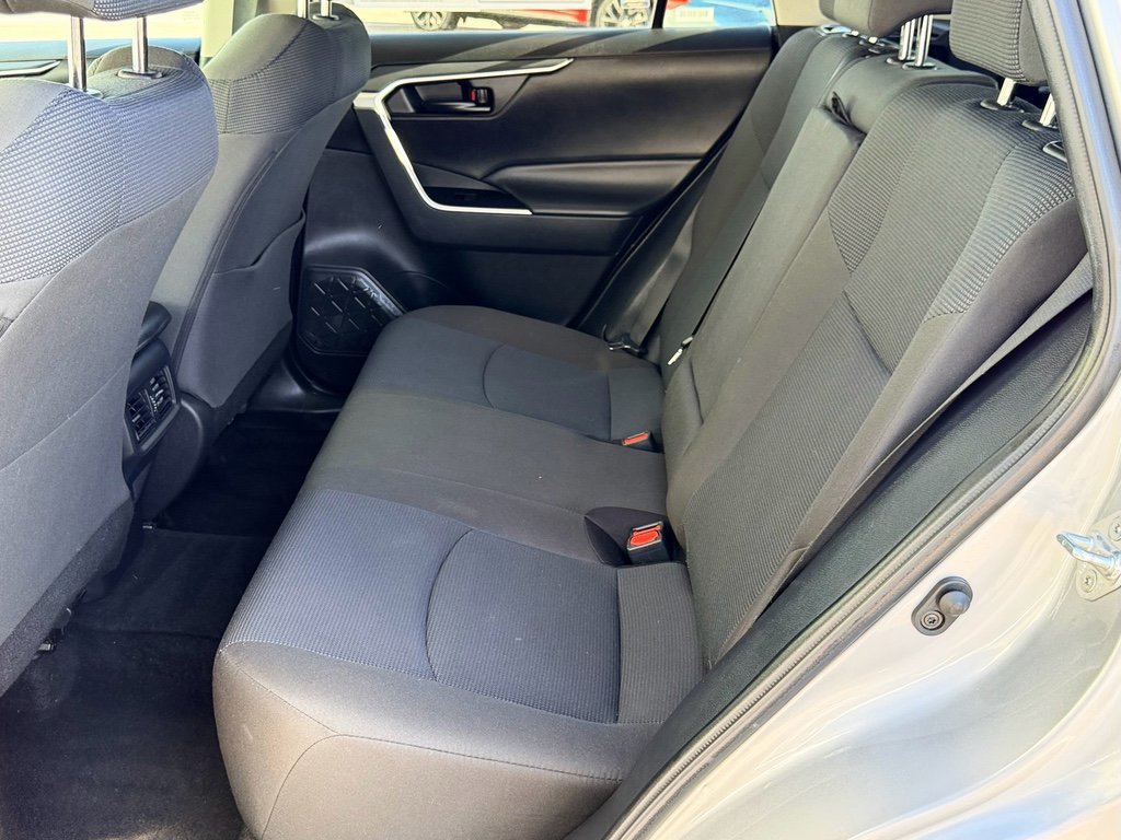 Used 2022 Toyota RAV4 LE image 29