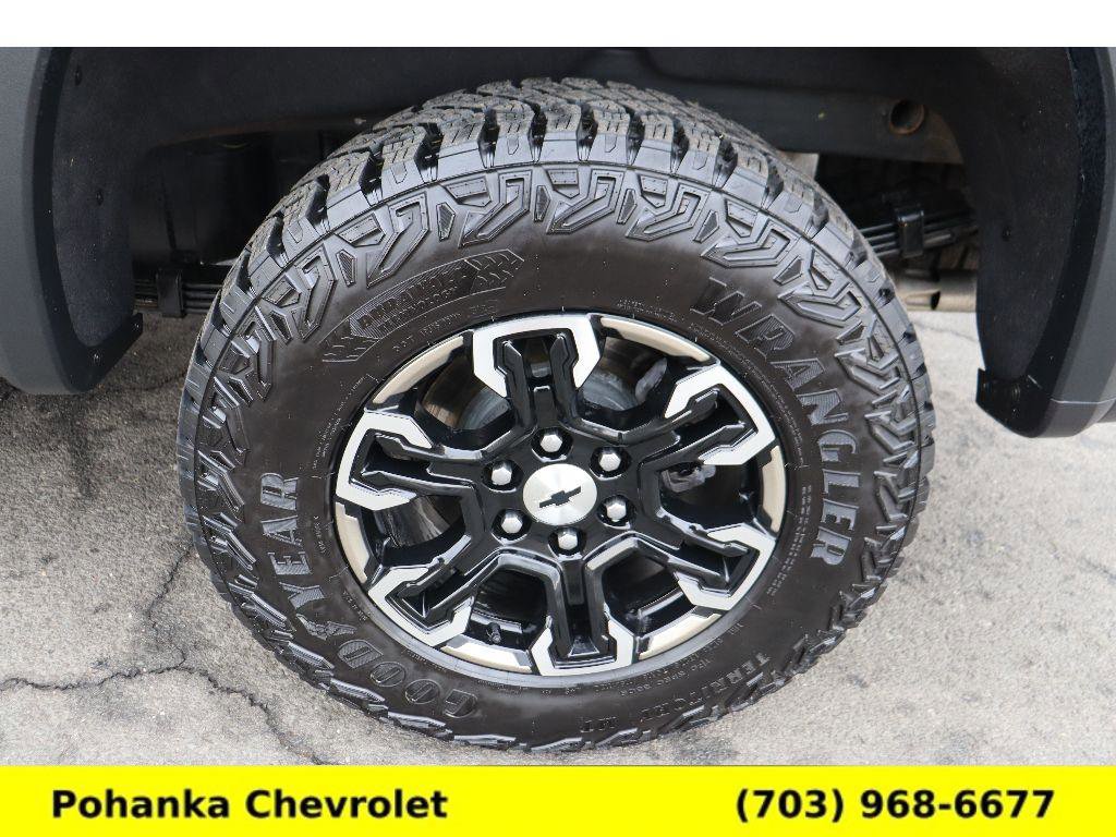 Used 2025 Chevrolet Silverado 1500 ZR2 w/ Technology Package image 28