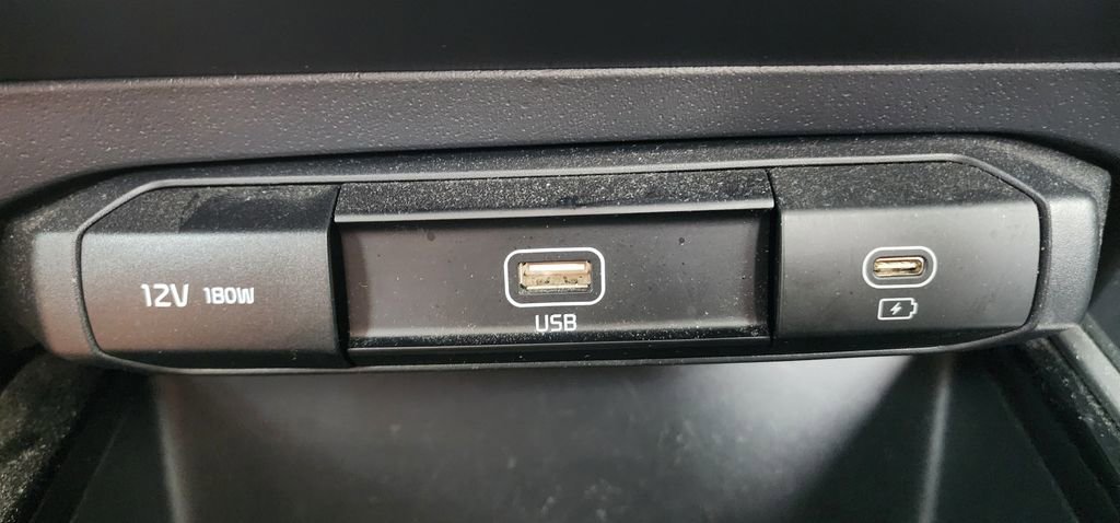 Used 2024 Kia Niro LX FWD image 32