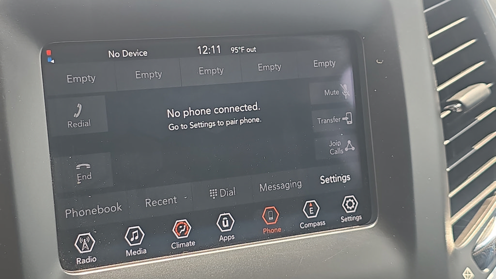Used 2020 Jeep Cherokee Latitude FWD image 22