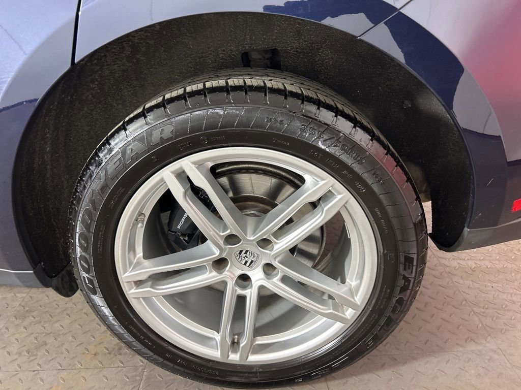 Certified 2022 Porsche Macan image 13