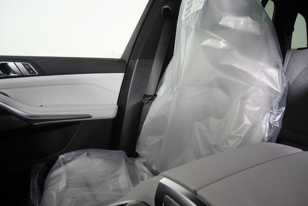 Used 2026 BMW X5 xDrive40i w/ M Sport Package image 23