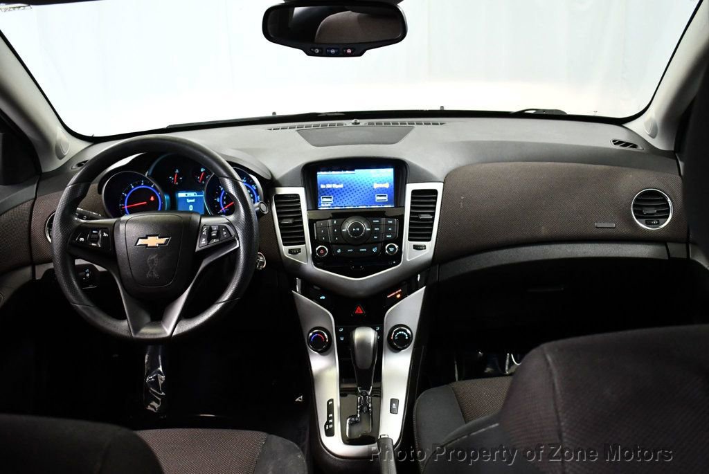 Used 2016 Chevrolet Cruze LT FWD image 25