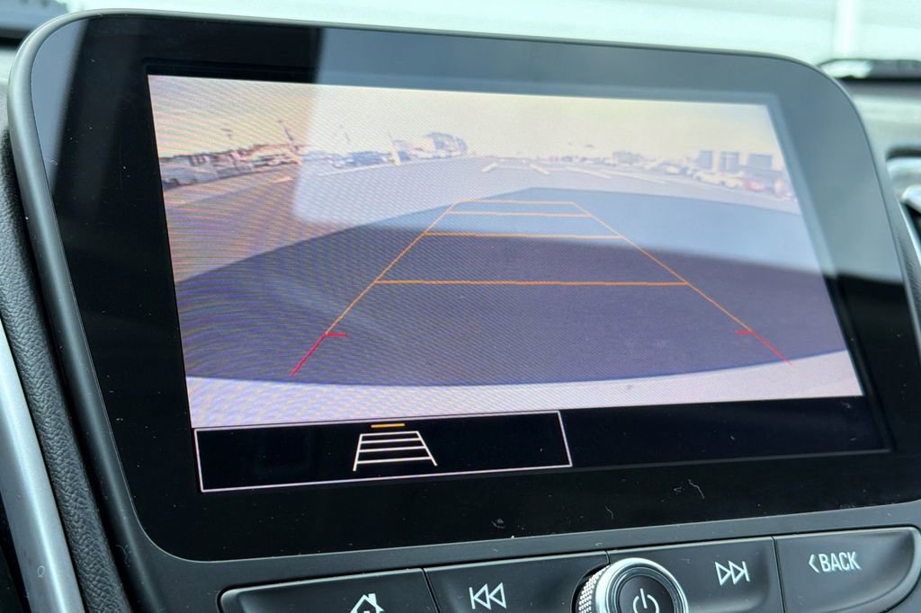 Used 2021 Chevrolet Malibu LS image 17