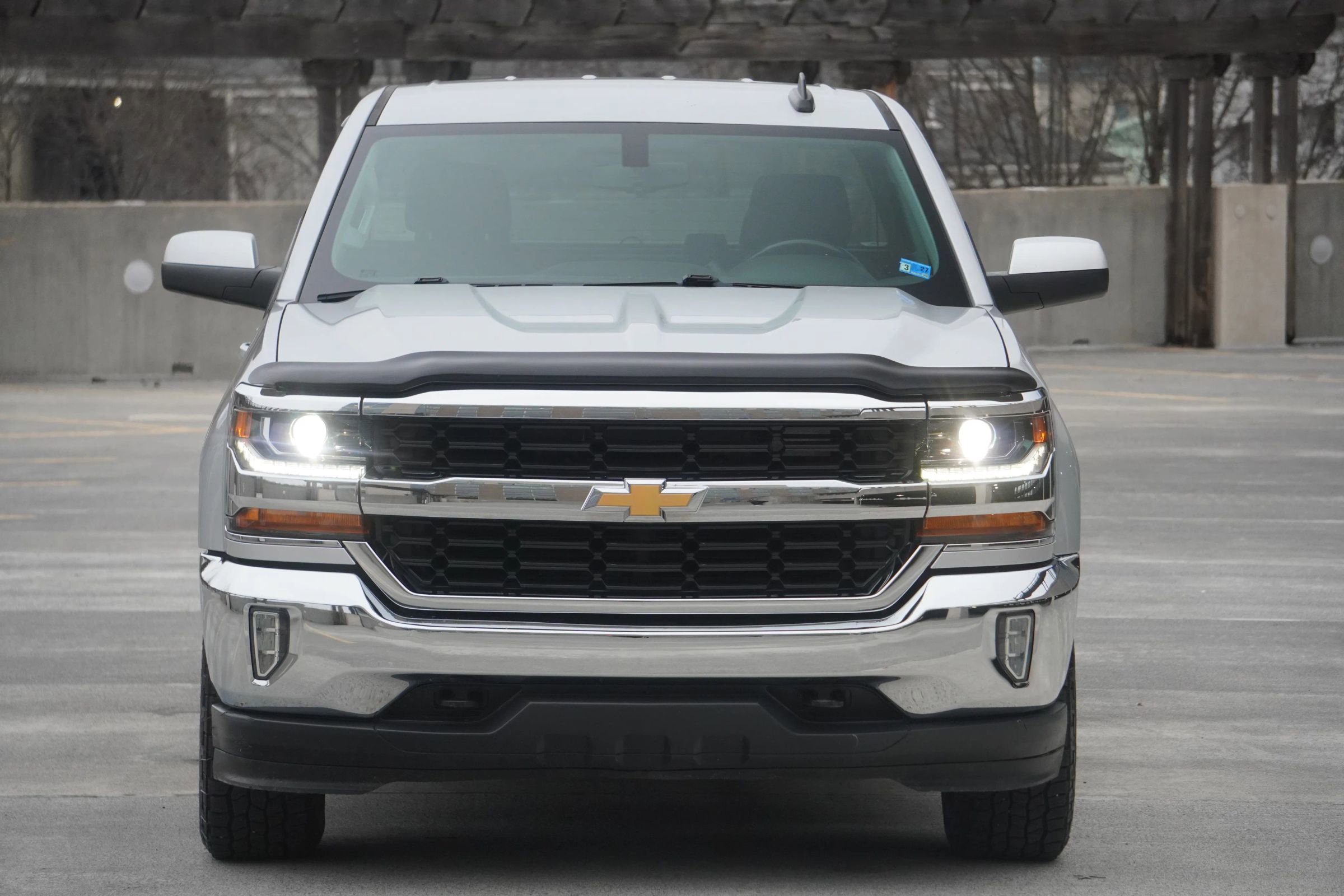 Used 2018 Chevrolet Silverado 1500 LT w/ All Star Edition AWD/4WD image 4