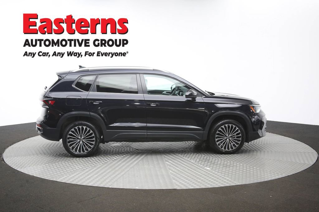 Used 2025 Volkswagen Taos SE FWD image 46