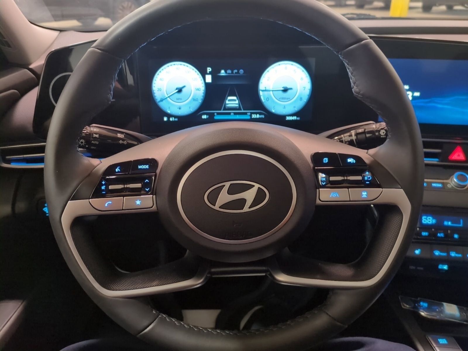 Certified 2024 Hyundai Elantra SEL w/ Convenience Package image 18