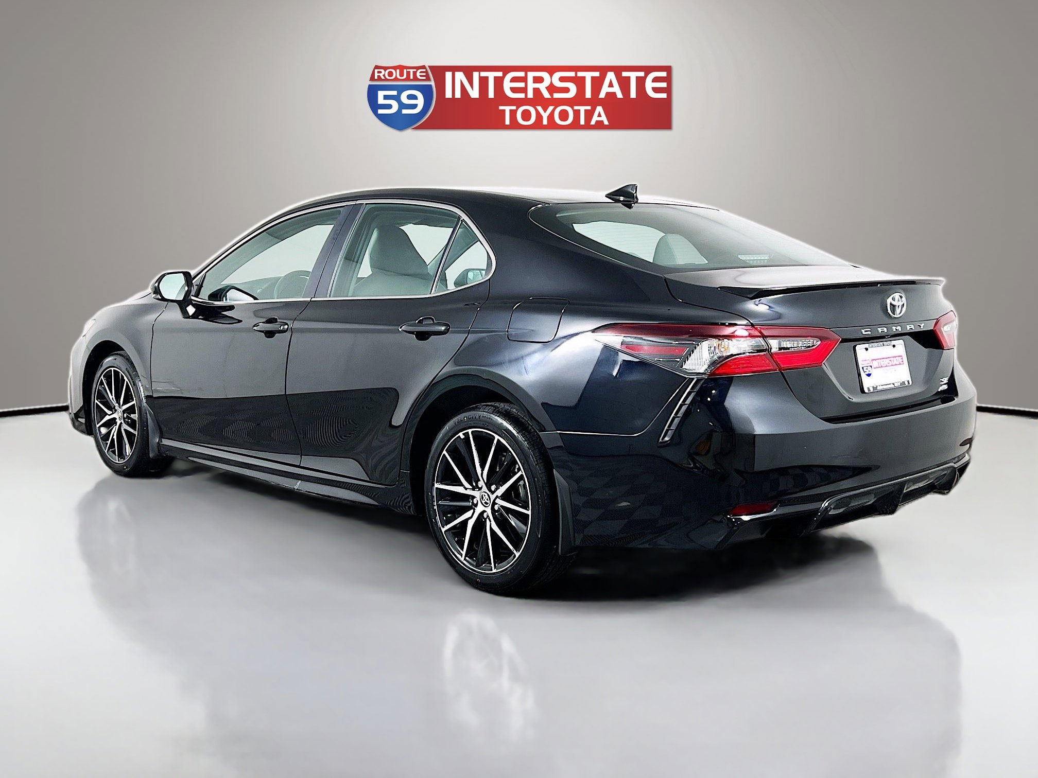 Certified 2024 Toyota Camry SE image 5